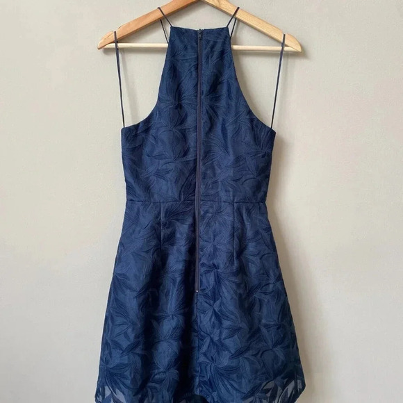 Keepsake Revolve Women's Size Small Sleeveless Plain Sight Lace Mini Dress Navy - Picture 12 of 16